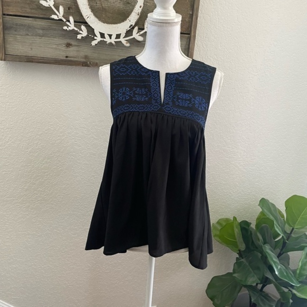 Anthropologie Maeve black blue embroidered tank top size M